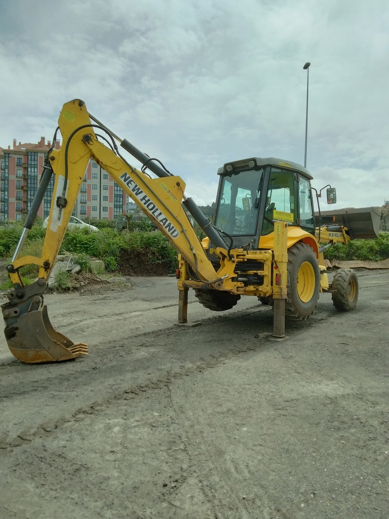 NEW HOLLAND LB95, 2007