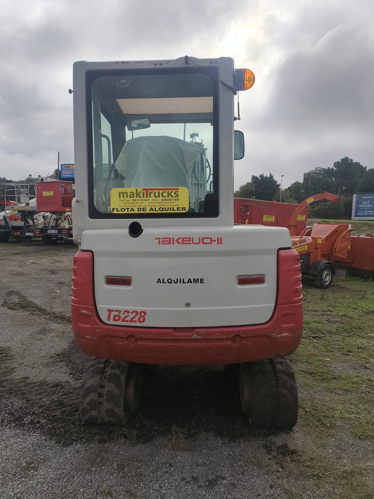 TAKEUCHI TB228, 2013