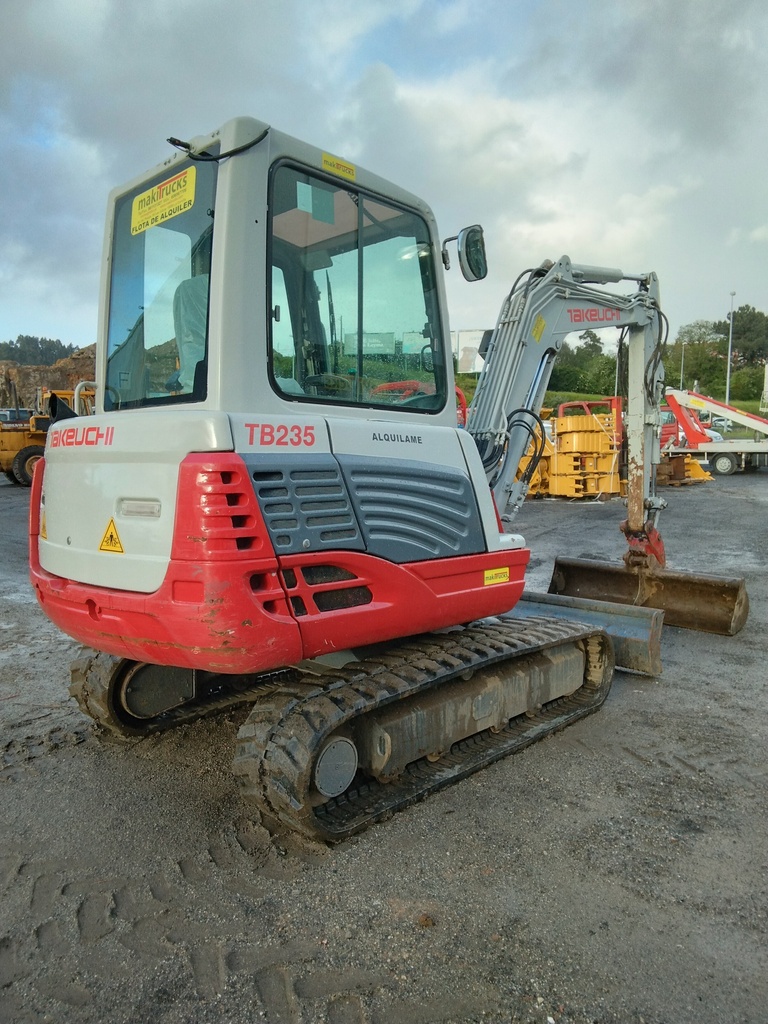 TAKEUCHI TB235, 2012