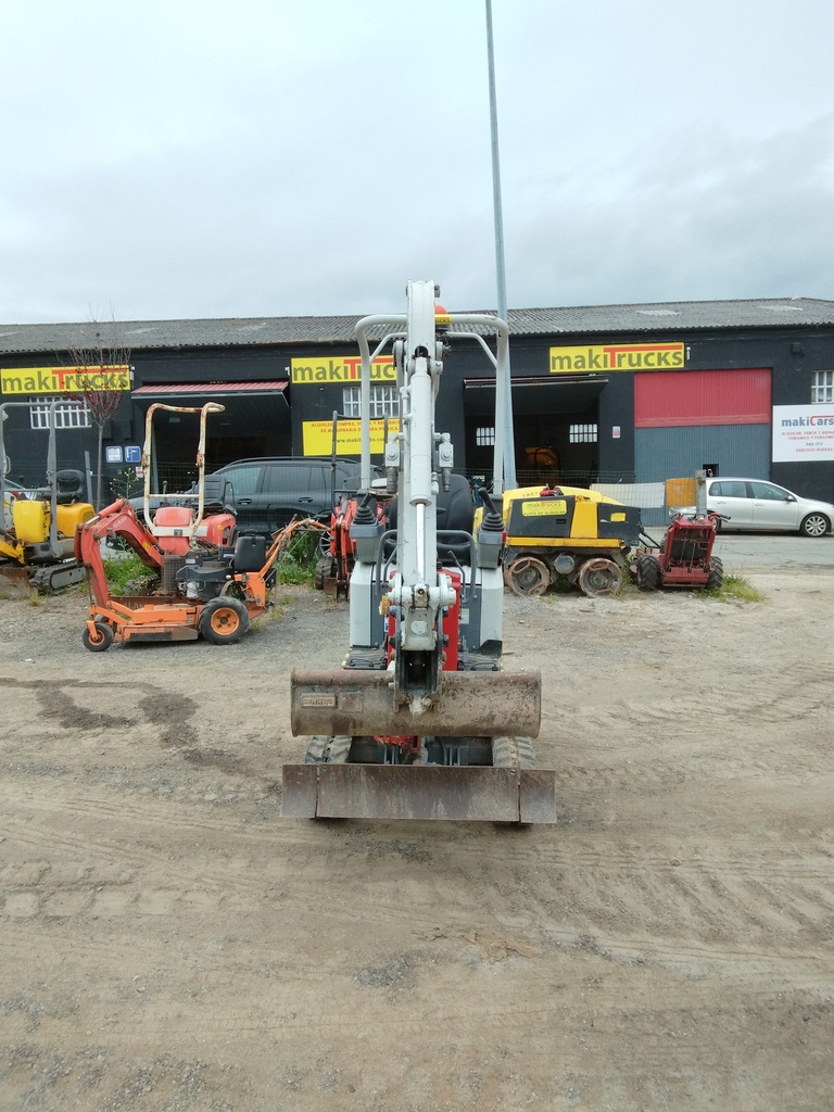 TAKEUCHI TB210R Nº 211000298