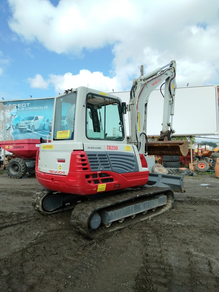 TAKEUCHI TB250, 2014