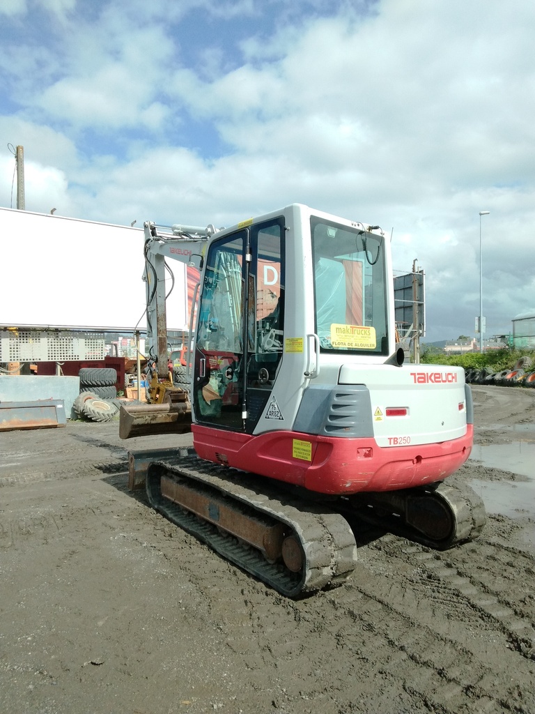 TAKEUCHI TB250, 2017