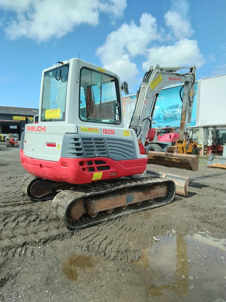 TAKEUCHI TB250, 2017