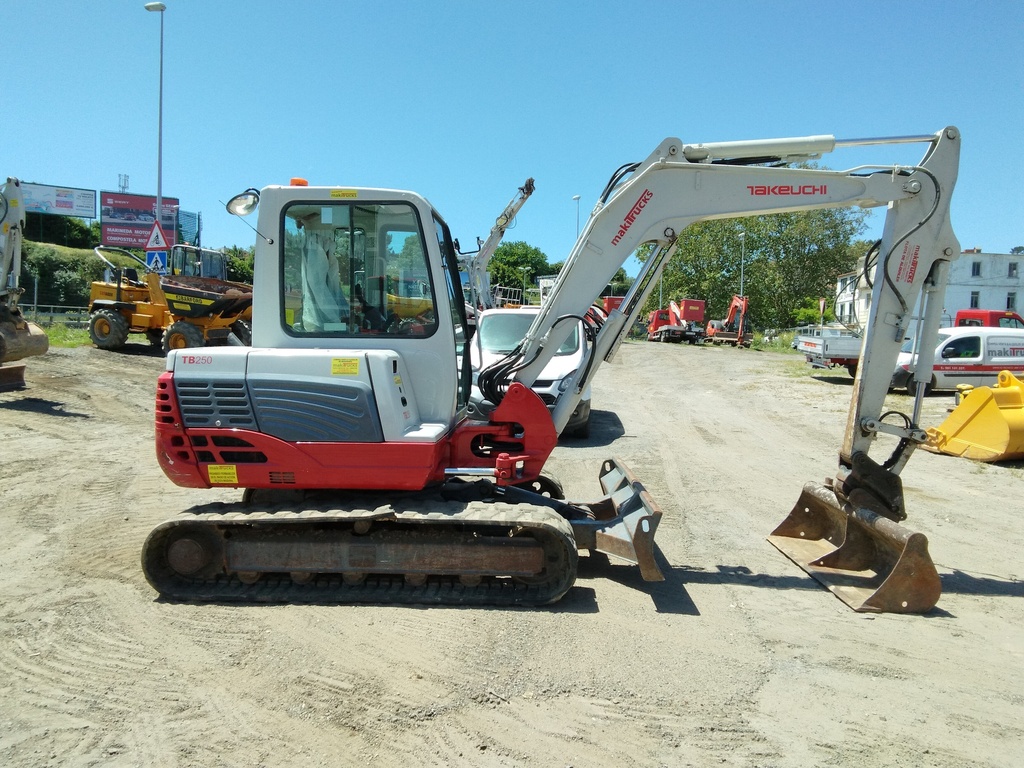 TAKEUCHI TB250