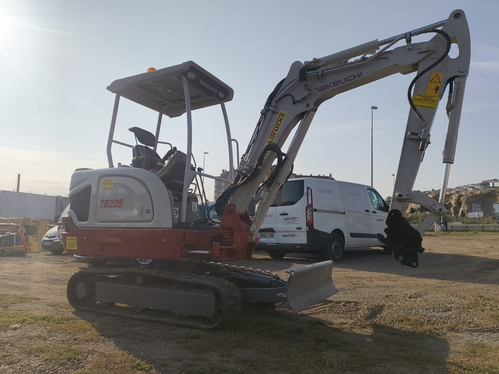 TAKEUCHI TB225, 2018