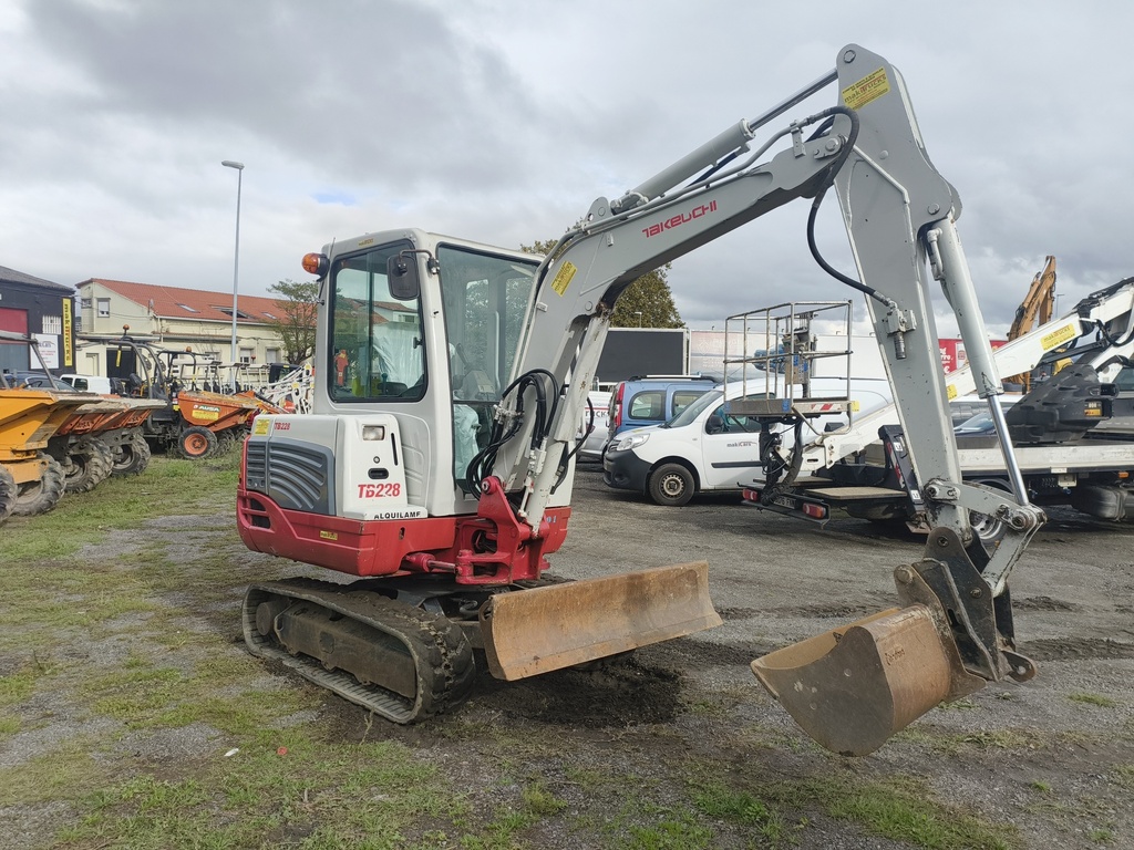 TAKEUCHI TB228, 2013