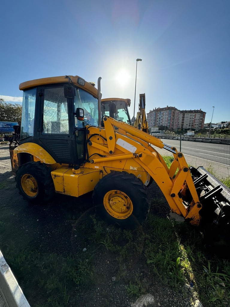 JCB 2CX AIRMASTER, AÑO 2004