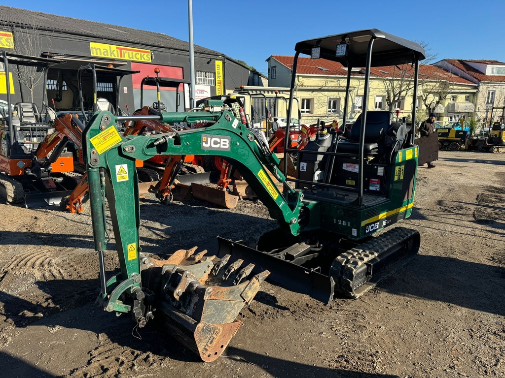 Jcb 16c-1, año 2020