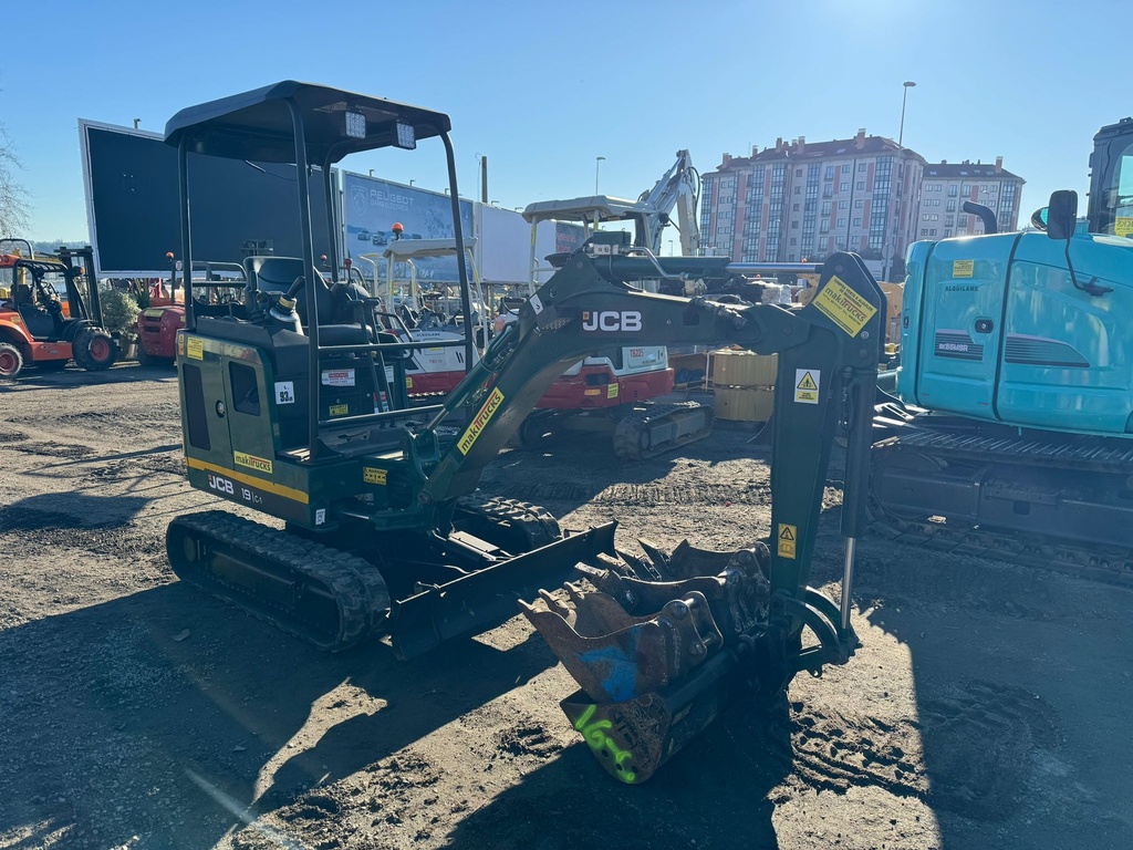 Jcb 16c-1, año 2020